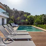 De La Madrague Vue A 200m De La Sur La Presqu' Ile De Giens Sea And Mountain Pleasure Villa Hyères
