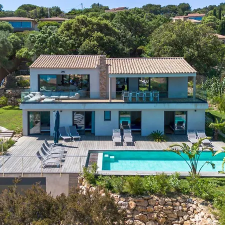 De La Madrague Vue A 200m De La Sur La Presqu' Ile De Giens Sea And Mountain Pleasure