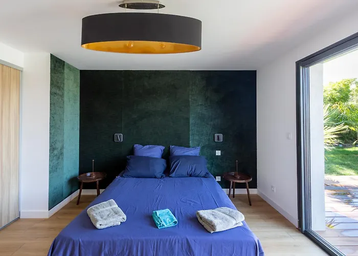 De La Madrague Vue A 200m De La Sur La Presqu' Ile De Giens Sea And Mountain Pleasure Villa Hyères