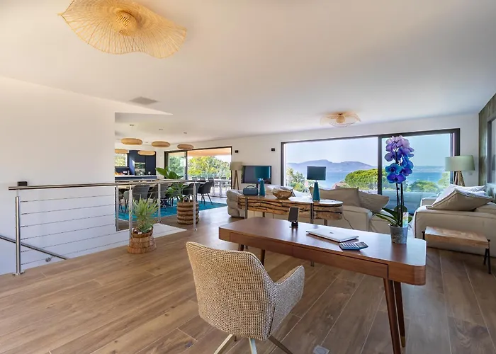 De La Madrague Vue A 200m De La Sur La Presqu' Ile De Giens Sea And Mountain Pleasure * Hyères