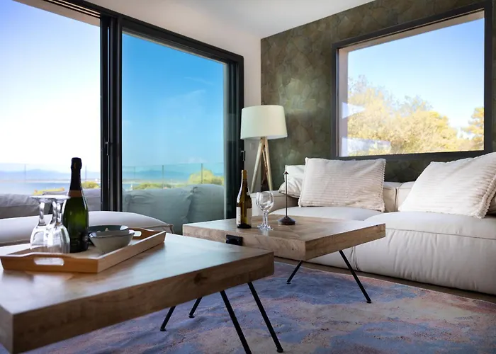 Villa De La Madrague Vue A 200m De La Sur La Presqu' Ile De Giens Sea And Mountain Pleasure *