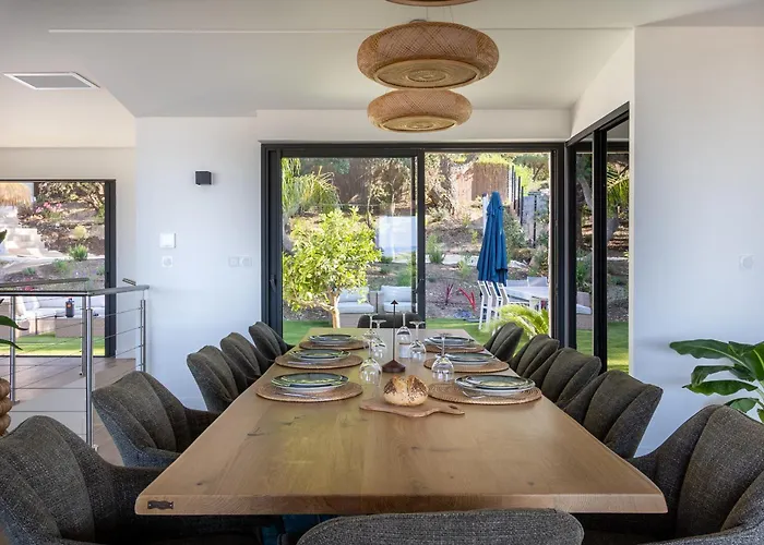 De La Madrague Vue A 200m De La Sur La Presqu' Ile De Giens Sea And Mountain Pleasure Villa