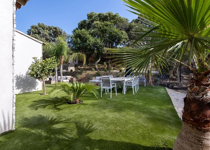 De La Madrague Vue A 200m De La Sur La Presqu' Ile De Giens Sea And Mountain Pleasure