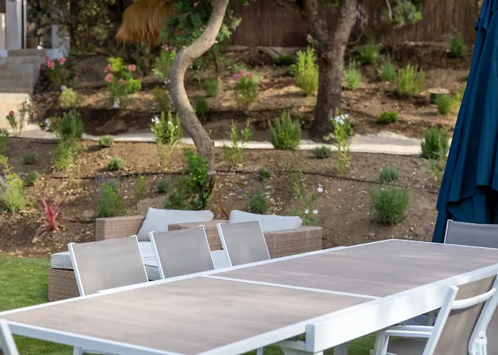 De La Madrague Vue A 200m De La Sur La Presqu' Ile De Giens Sea And Mountain Pleasure * Hyères