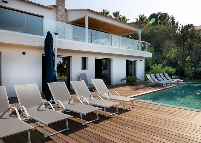 De La Madrague Vue à 200m De La Sur La Presqu' île De Giens Sea&mountain Pleasure Villa