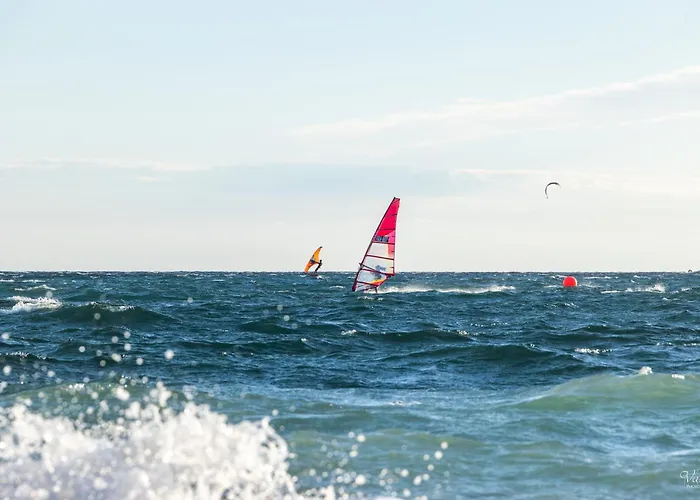 Villa De La Madrague Vue A 200m De La Sur La Presqu' Ile De Giens Sea And Mountain Pleasure Hyeres